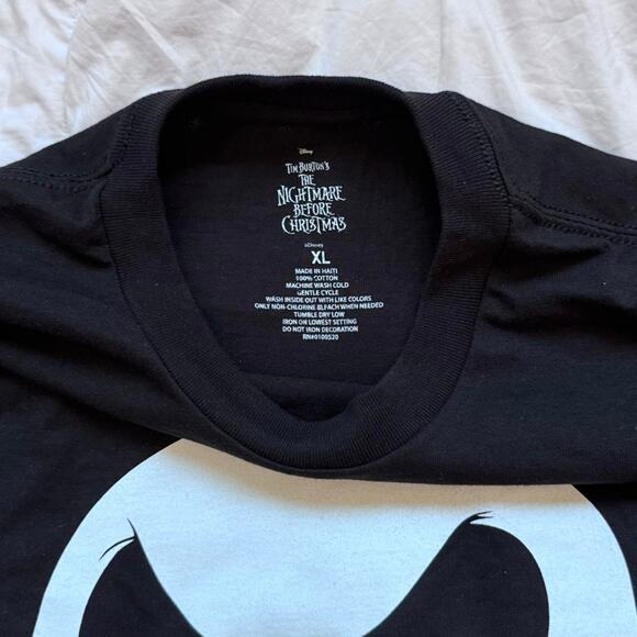 Nightmare before christmas graphic tee sz XL emo goth hot topic  y2k casual - Picture 4 of 6